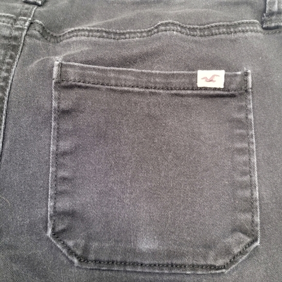 2/$25 🌿 Hollister | Black Cropped Skinny Pants - Picture 9 of 13